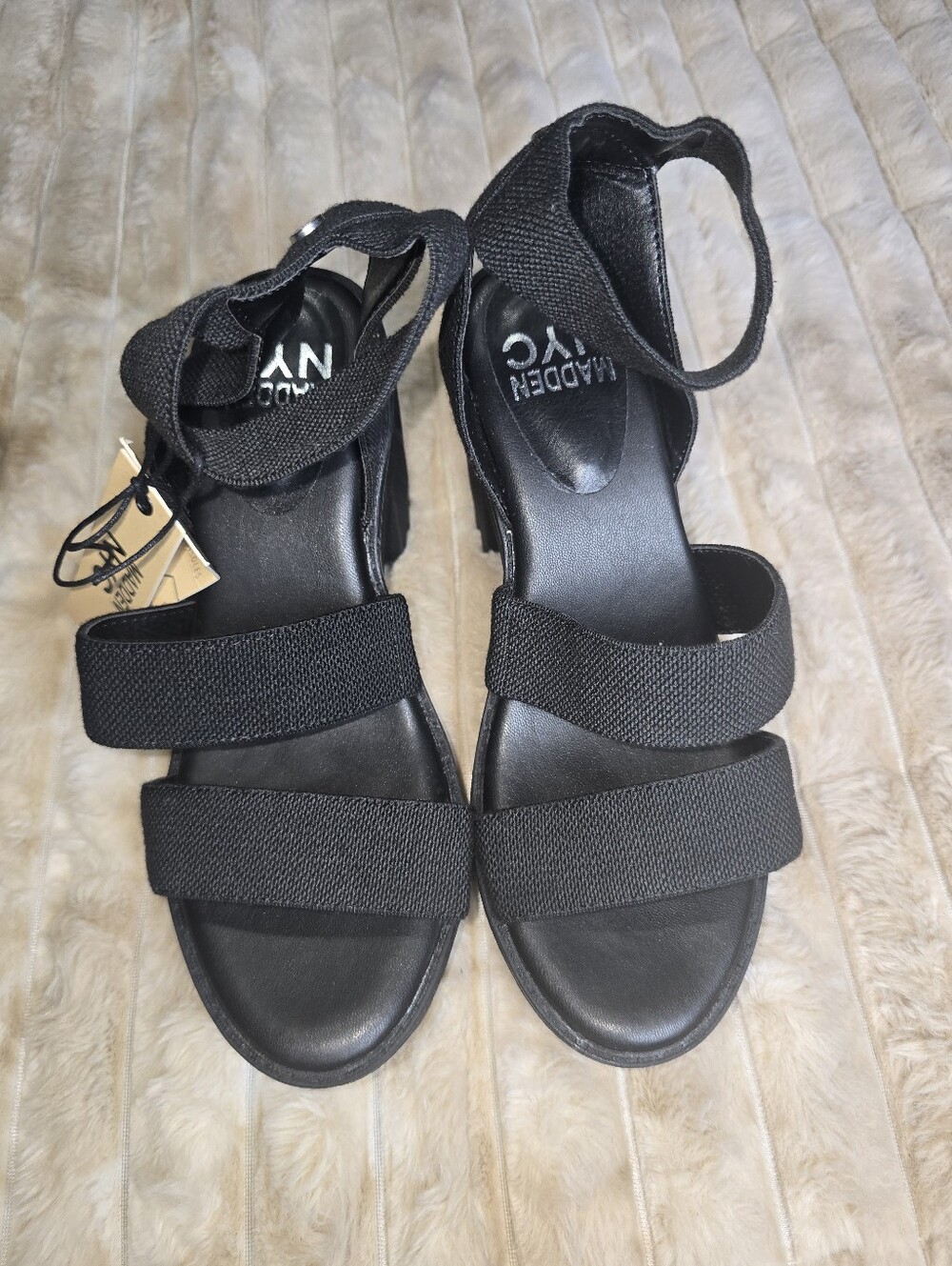 NWT Madden NYC Black Elastic Strappy Chunky Platform Heel Sandals Size 6